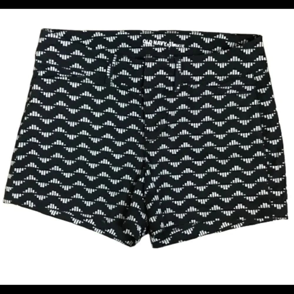 Old Navy Shorts Black white print Pixie Front Back pockets Belt Loops Size 0
